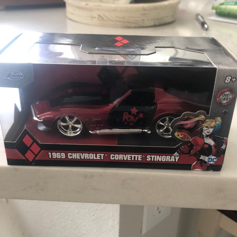 1969 Chevrolet Corvette Stingray Die-Cast Car - Harley Quinn